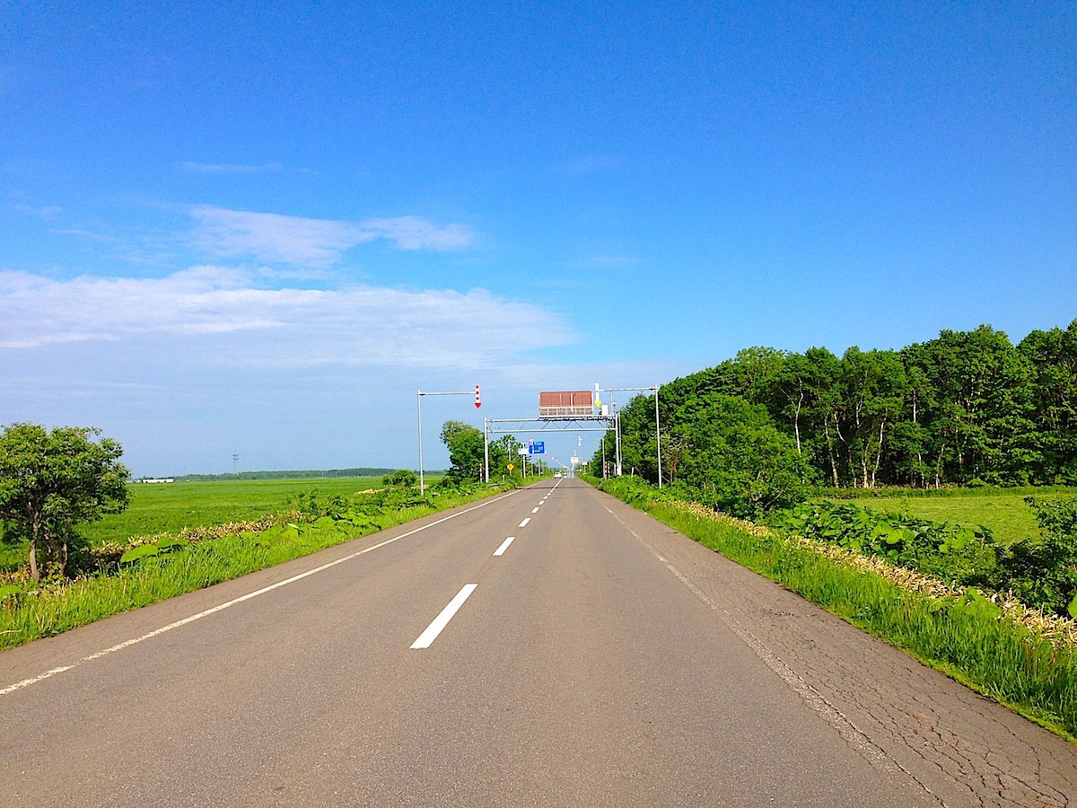 国道244号直線道路