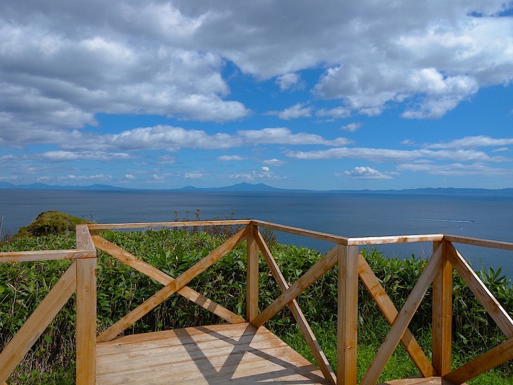 陸からクジラの潮吹きがわかる クジラの見える丘 北海道style