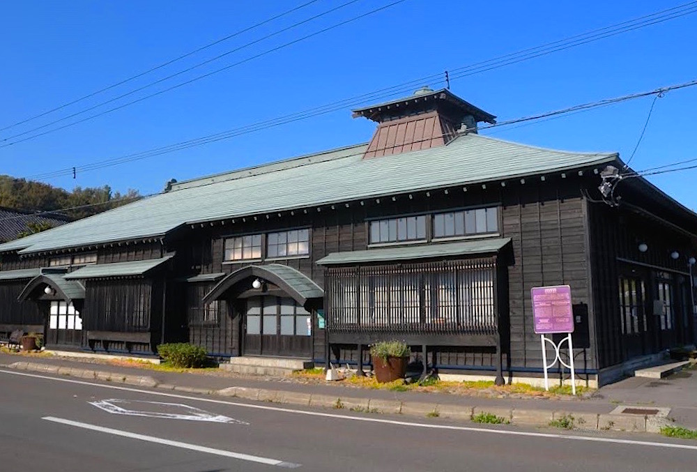 ニシン全盛時代の栄華を今に伝える小樽市祝津の旧・白鳥永作番屋