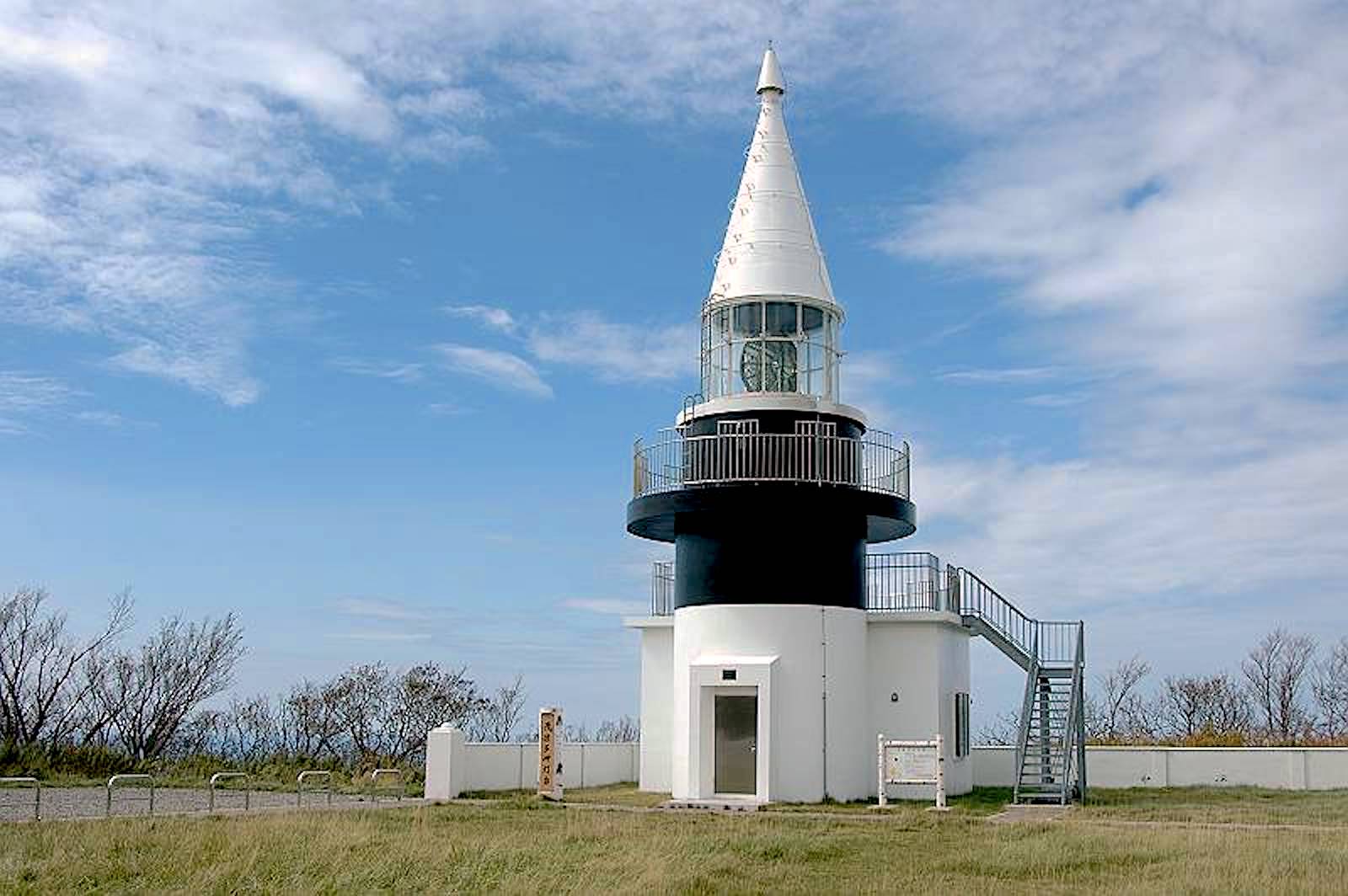 灯台のある岬 茂津多岬灯台 | 北海道Style