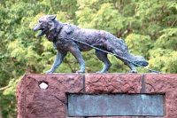 南極観測樺太犬記念碑