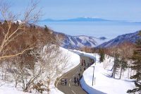 知床横断道路開通／雪の回廊